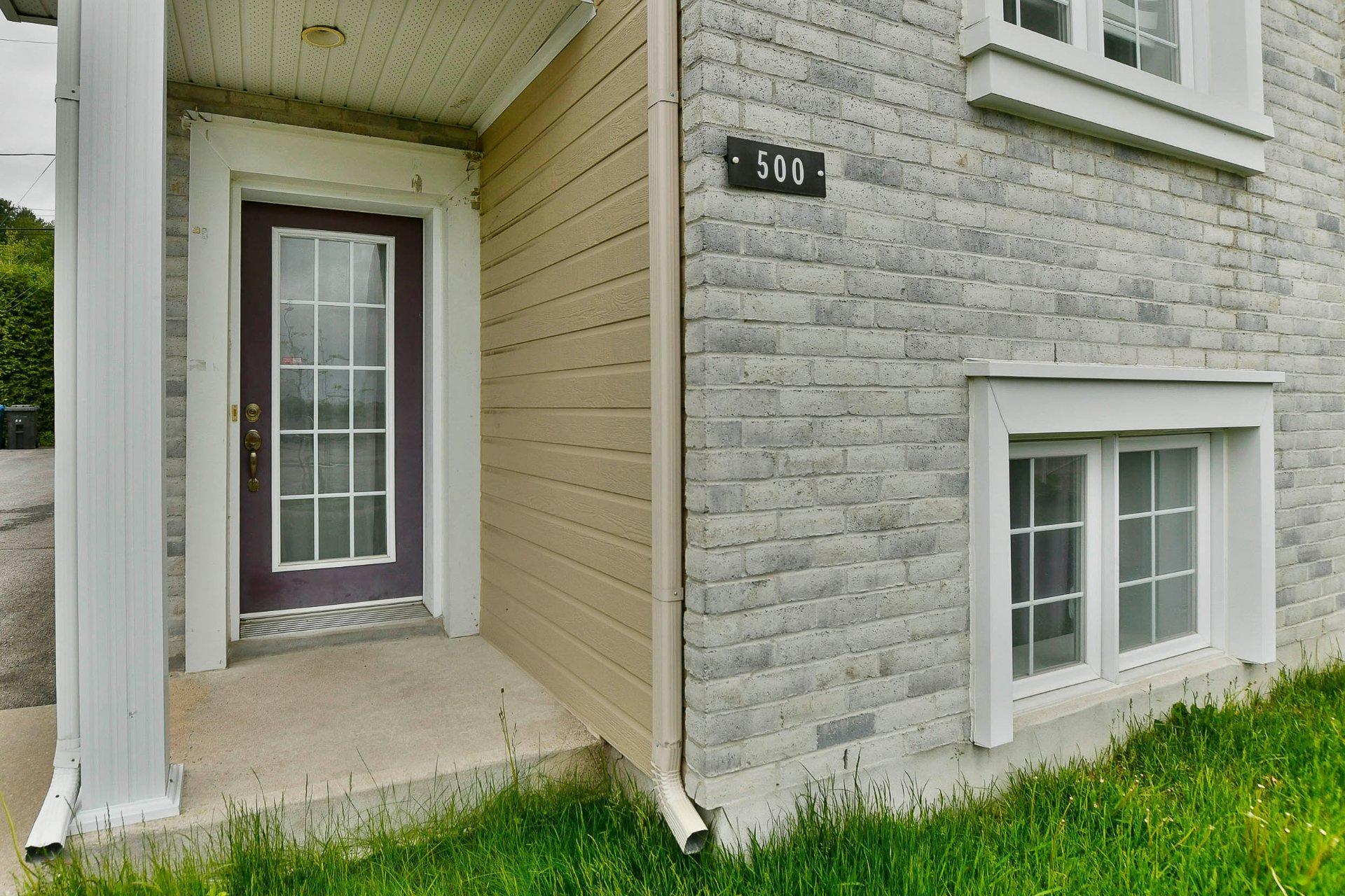 









500

 - 504


Av. de l'Étang

,
Mascouche,




QC
J7K0C6

