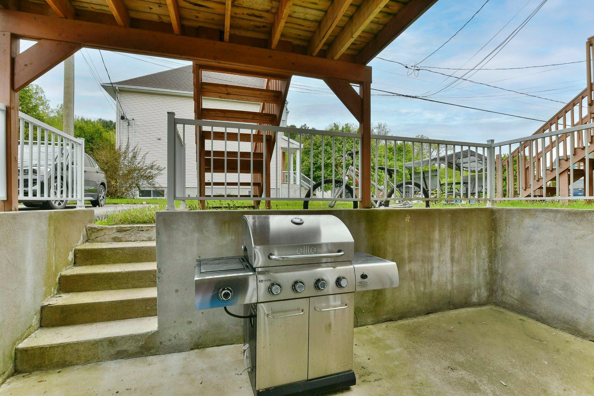 









500

 - 504


Av. de l'Étang

,
Mascouche,




QC
J7K0C6

