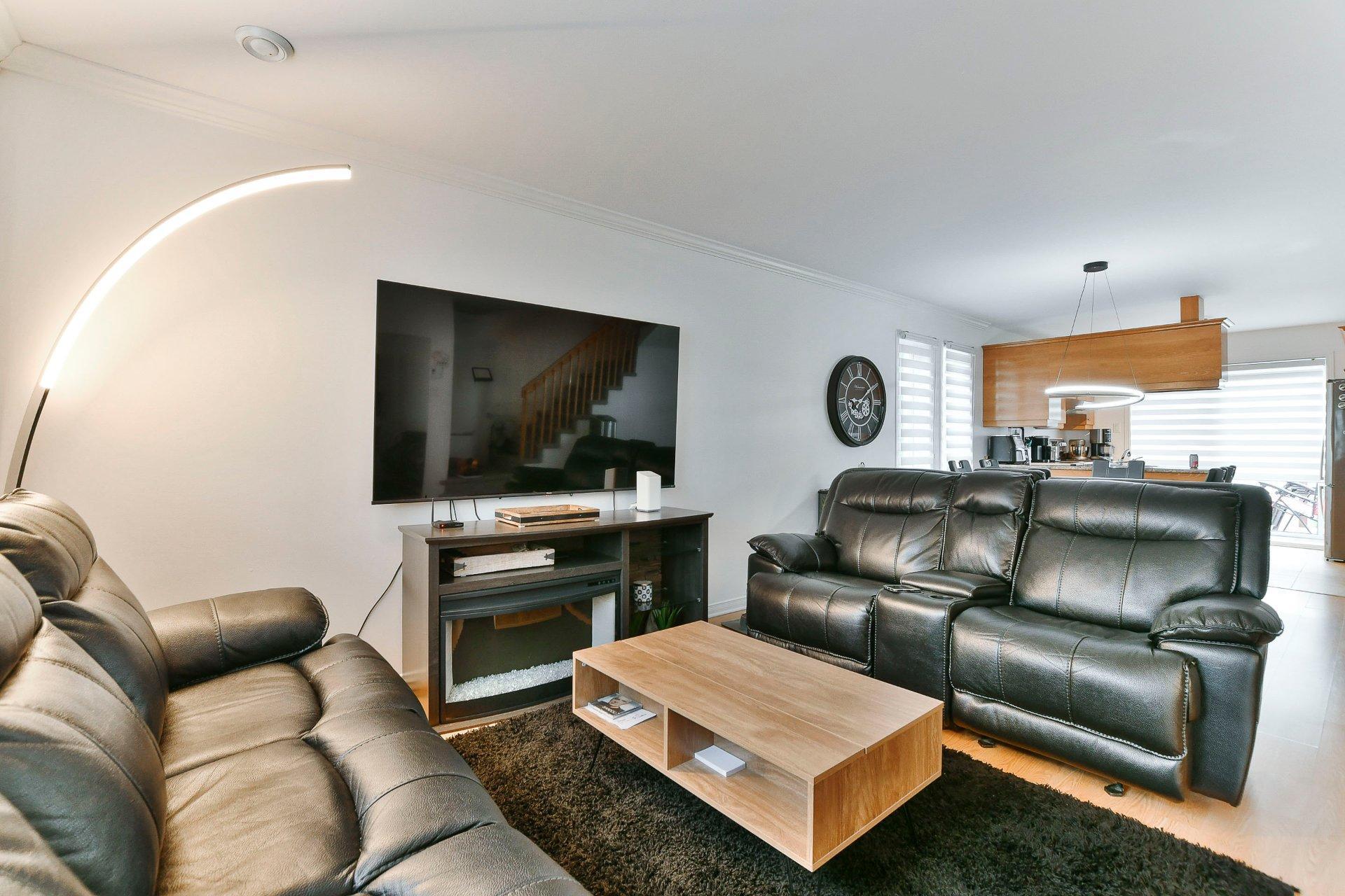 









500

 - 504


Av. de l'Étang

,
Mascouche,




QC
J7K0C6

