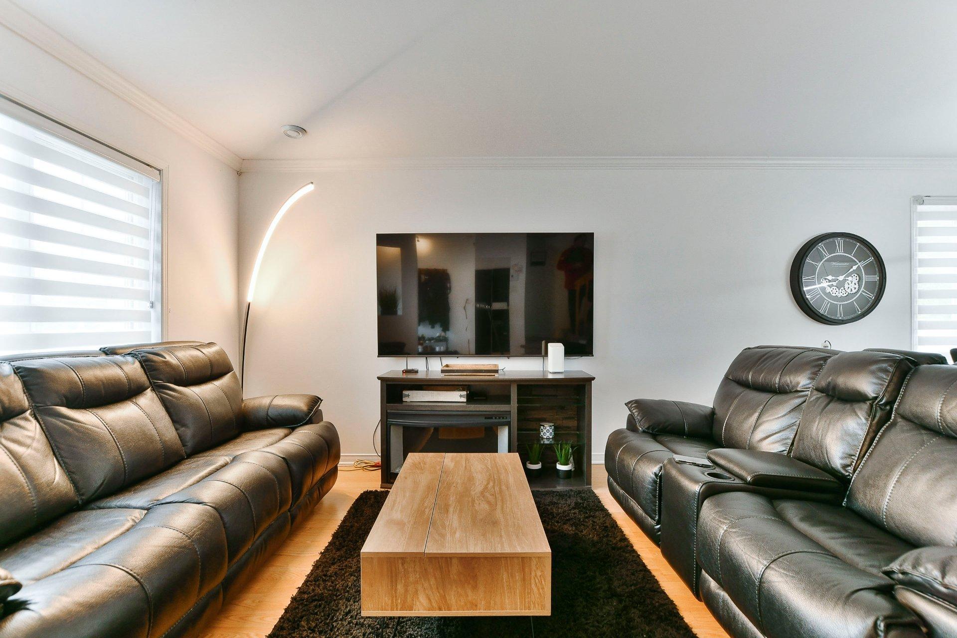 









500

 - 504


Av. de l'Étang

,
Mascouche,




QC
J7K0C6

