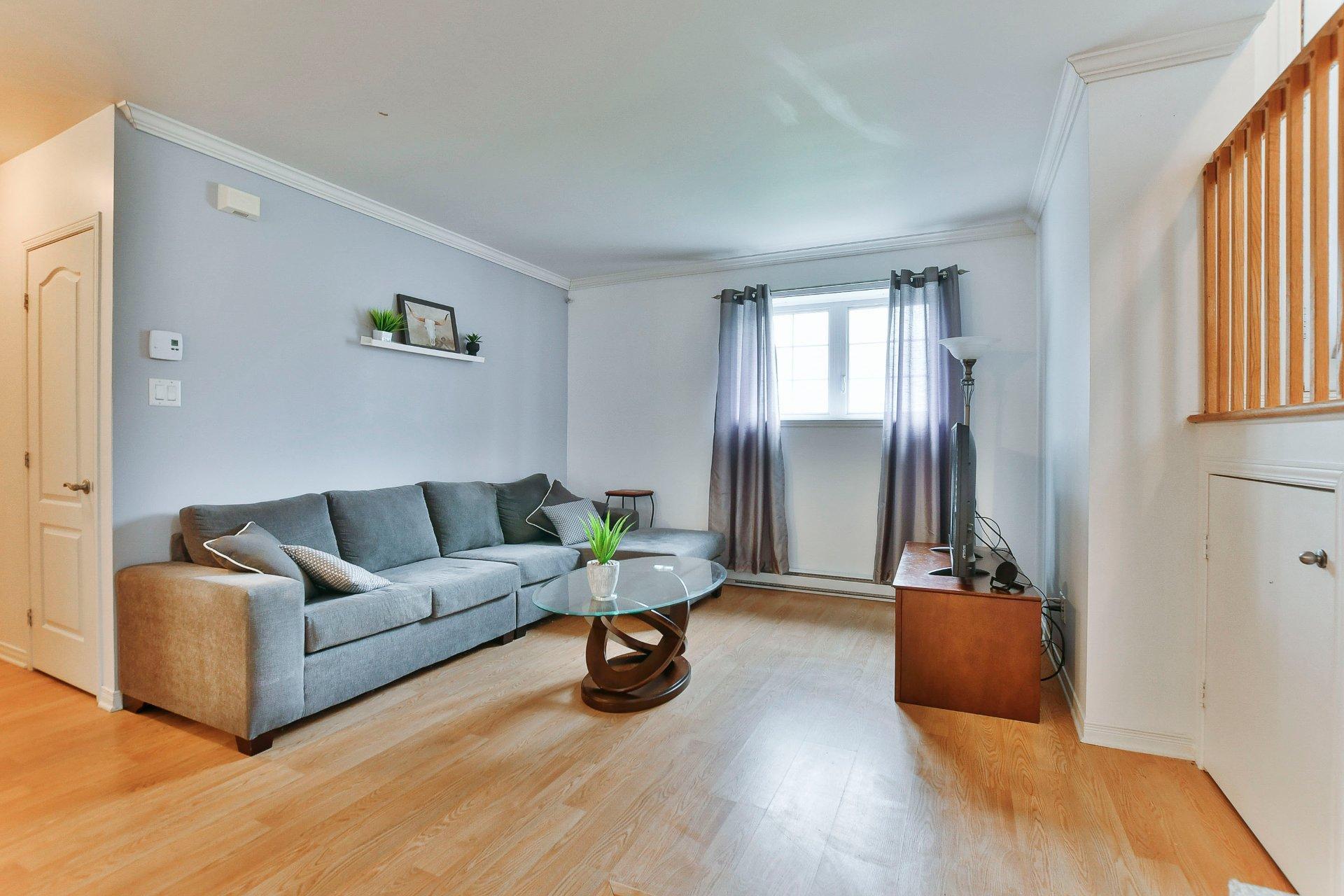 









500

 - 504


Av. de l'Étang

,
Mascouche,




QC
J7K0C6

