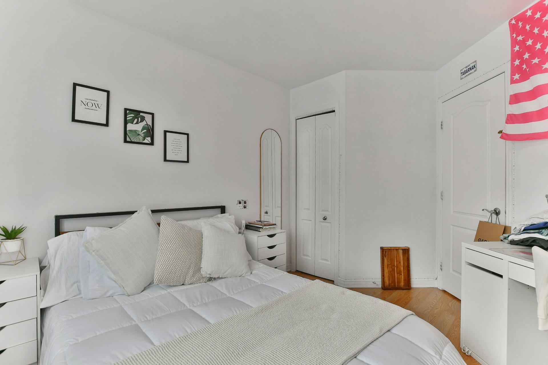 









500

 - 504


Av. de l'Étang

,
Mascouche,




QC
J7K0C6

