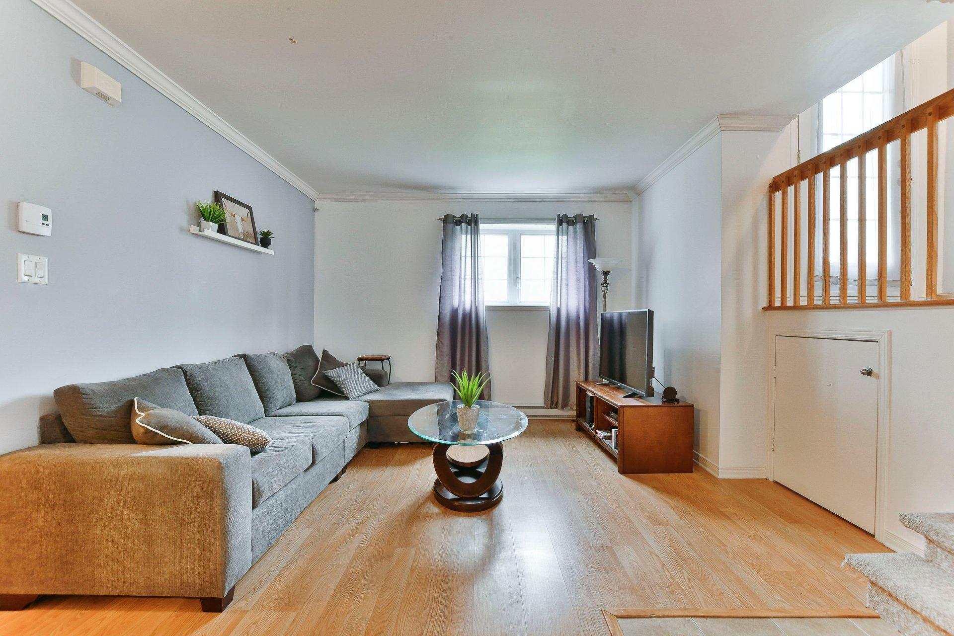 









500

 - 504


Av. de l'Étang

,
Mascouche,




QC
J7K0C6


