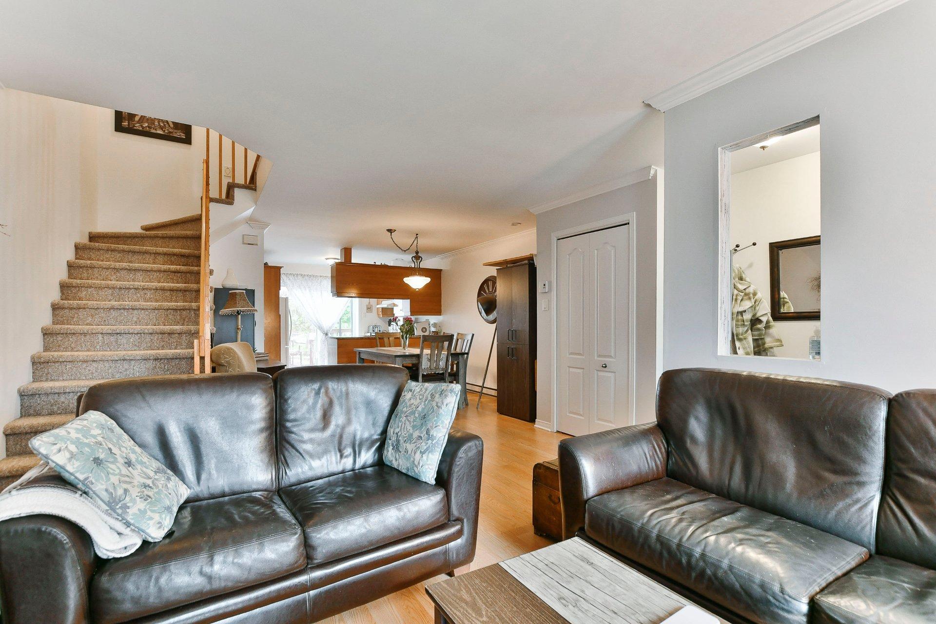 









500

 - 504


Av. de l'Étang

,
Mascouche,




QC
J7K0C6

