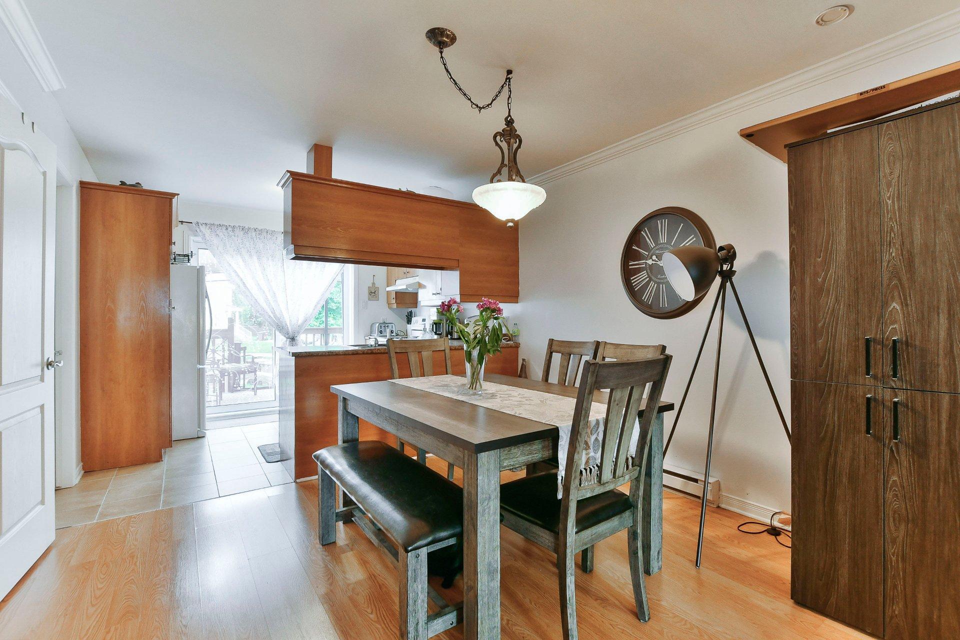 









500

 - 504


Av. de l'Étang

,
Mascouche,




QC
J7K0C6

