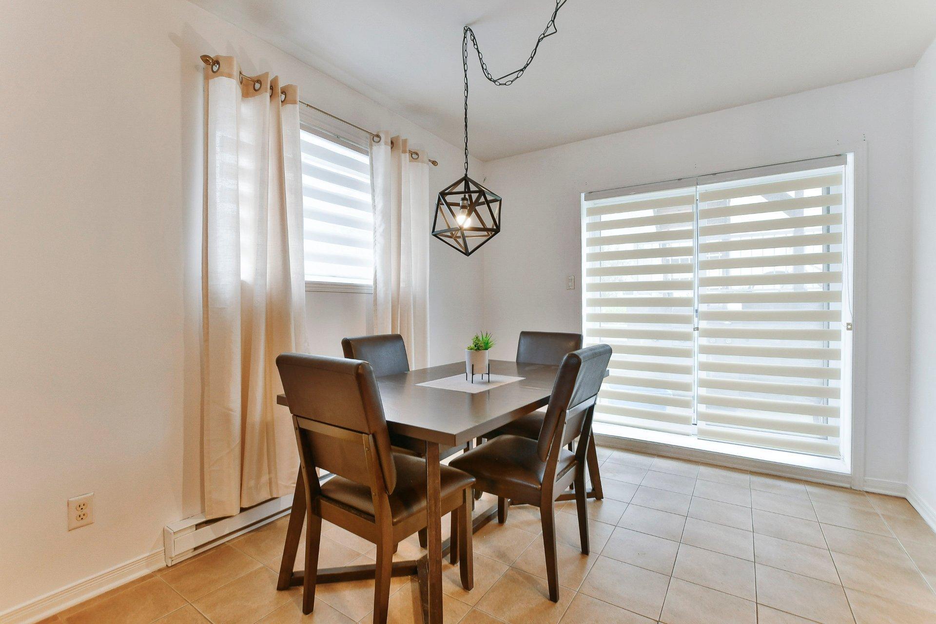 









500

 - 504


Av. de l'Étang

,
Mascouche,




QC
J7K0C6

