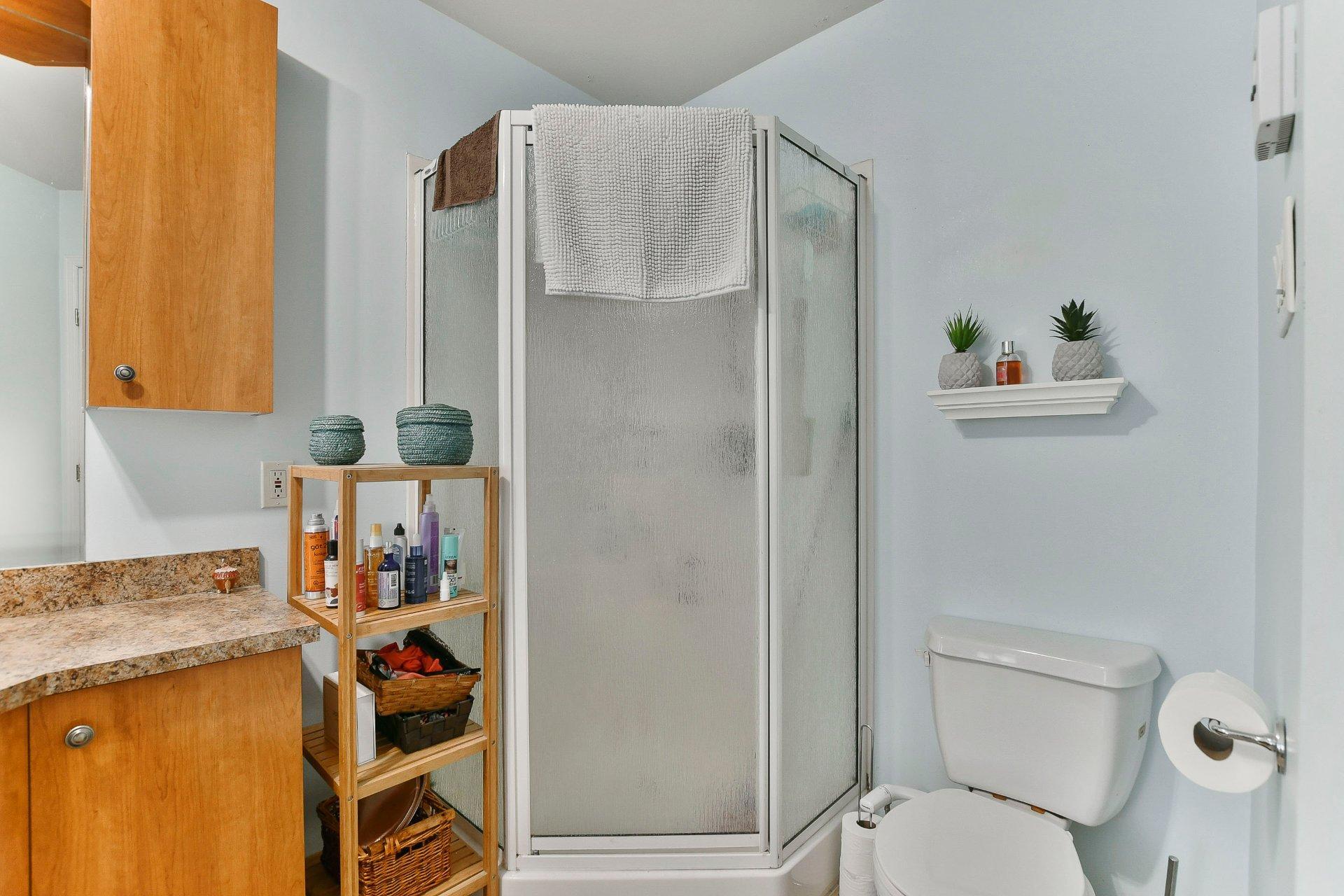 









500

 - 504


Av. de l'Étang

,
Mascouche,




QC
J7K0C6

