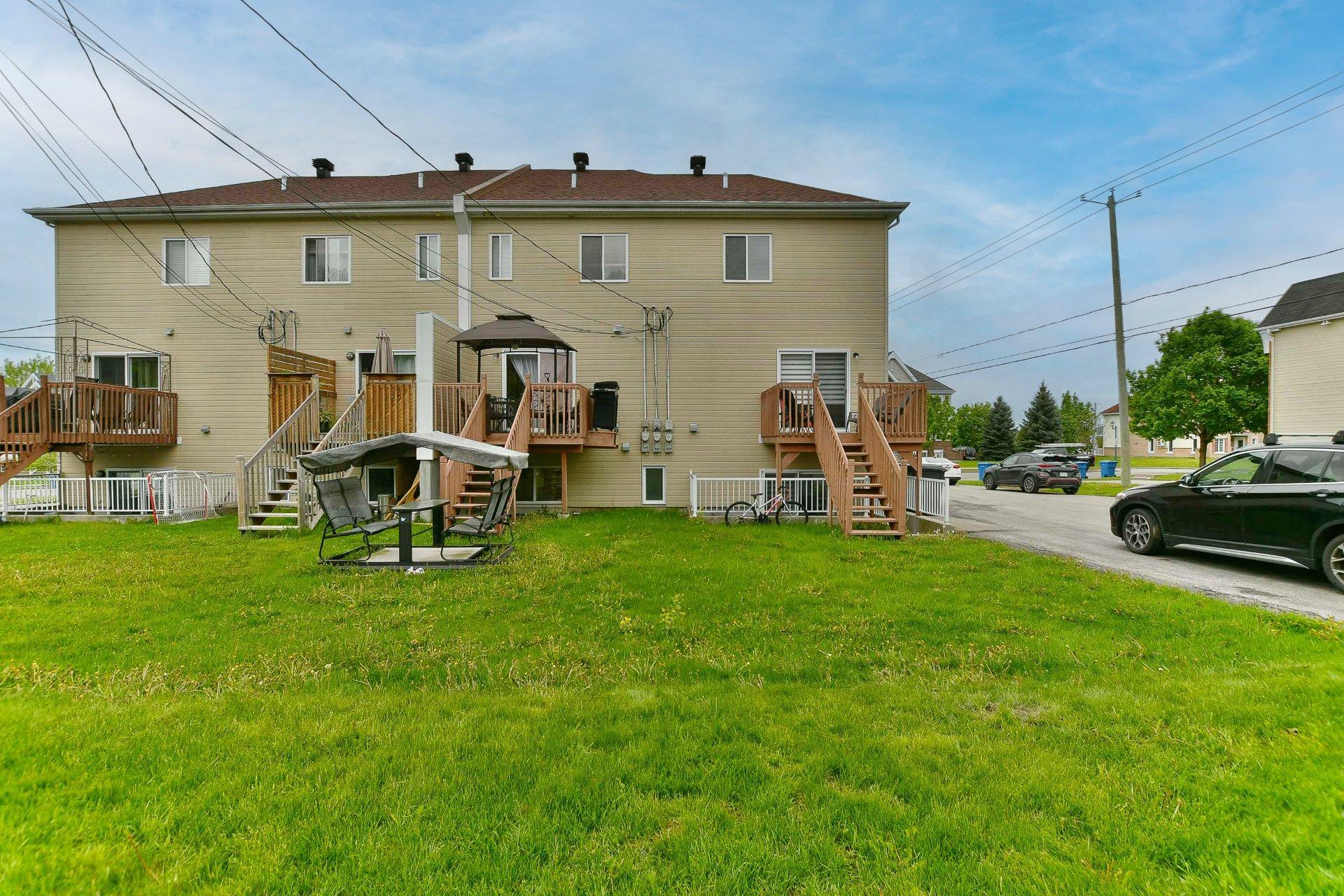 









500

 - 504


Av. de l'Étang

,
Mascouche,




QC
J7K0C6

