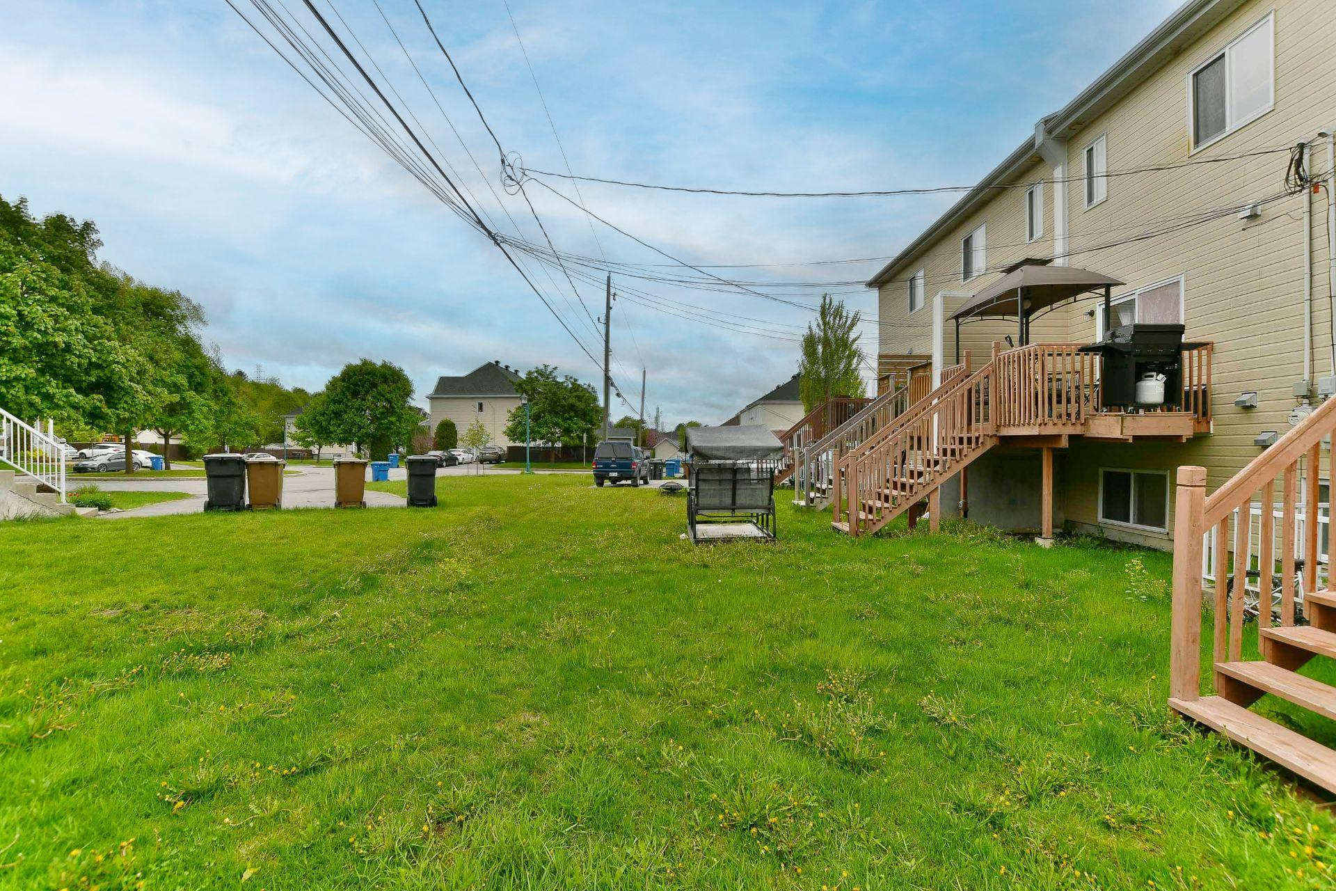 









500

 - 504


Av. de l'Étang

,
Mascouche,




QC
J7K0C6

