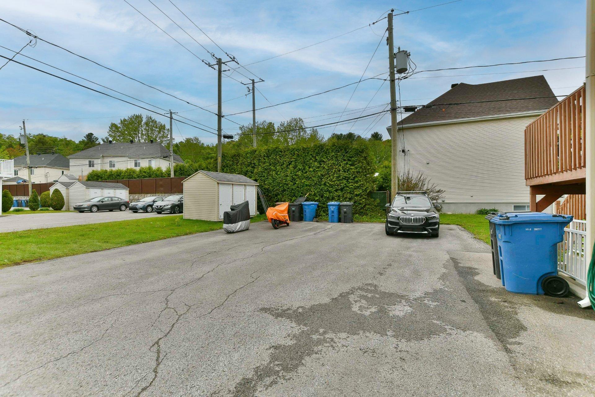 









500

 - 504


Av. de l'Étang

,
Mascouche,




QC
J7K0C6


