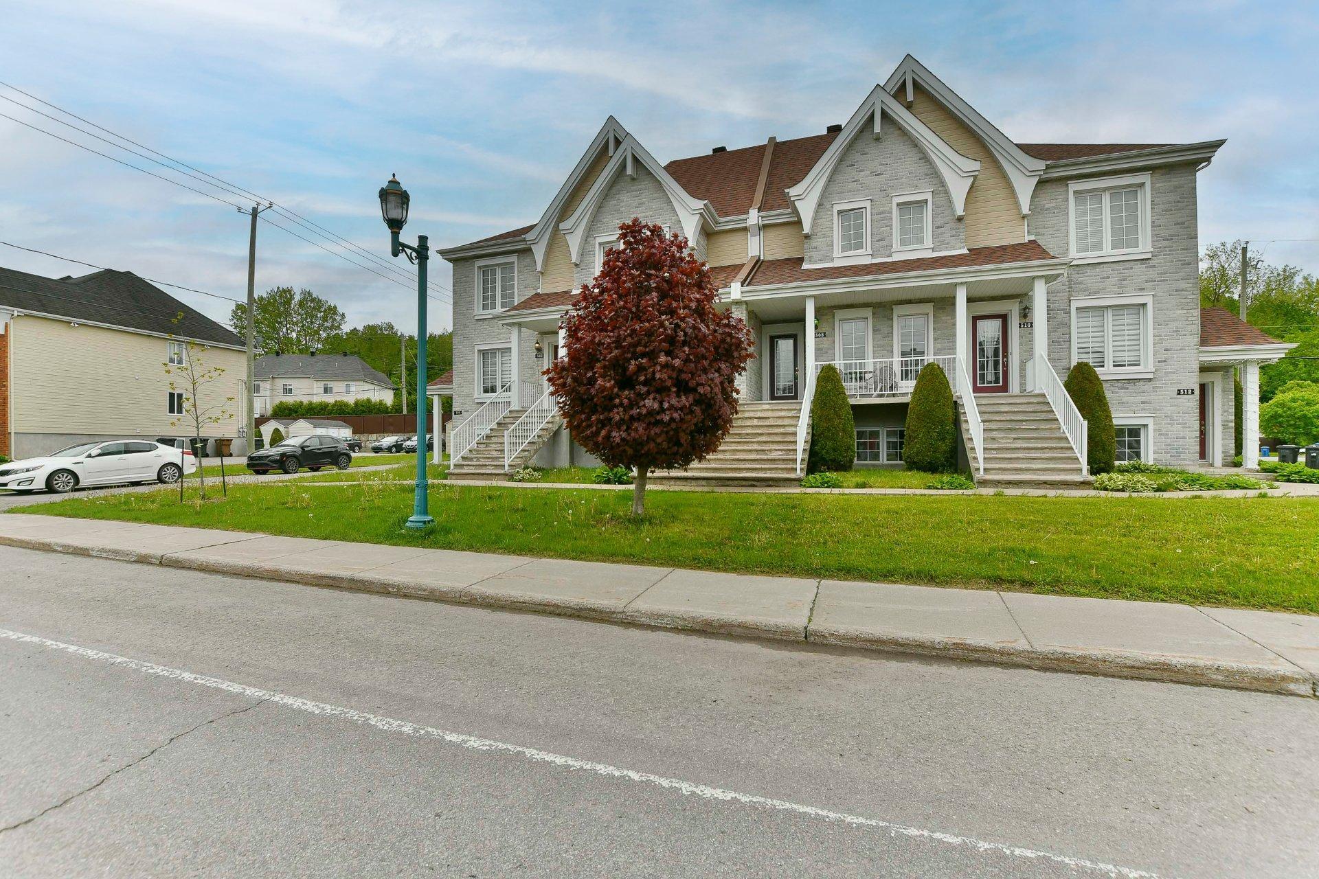 









500

 - 504


Av. de l'Étang

,
Mascouche,




QC
J7K0C6

