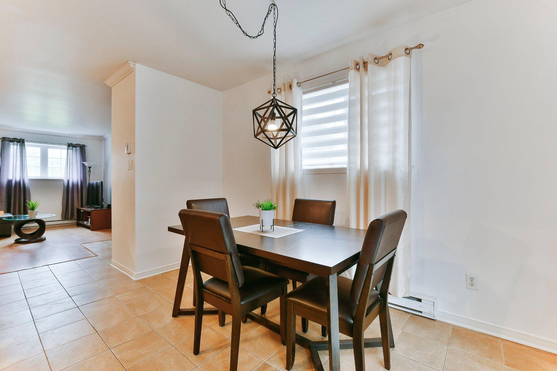 









500

 - 504


Av. de l'Étang

,
Mascouche,




QC
J7K0C6

