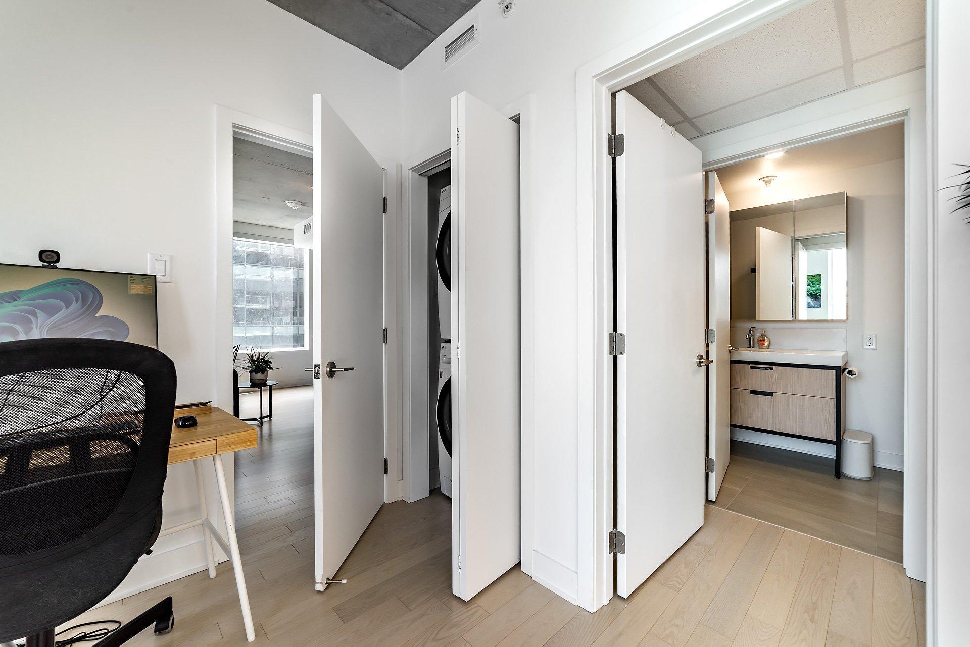 









60


Rue de l'Éclipse

, 1422,
Brossard,




QC
J4Z0T8

