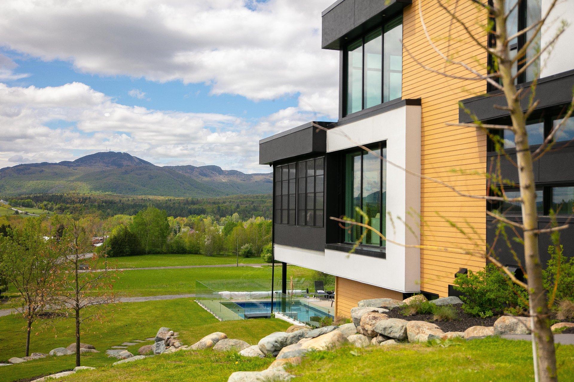 









40


Rue Valiquette

,
Magog,




QC
J1X0W2

