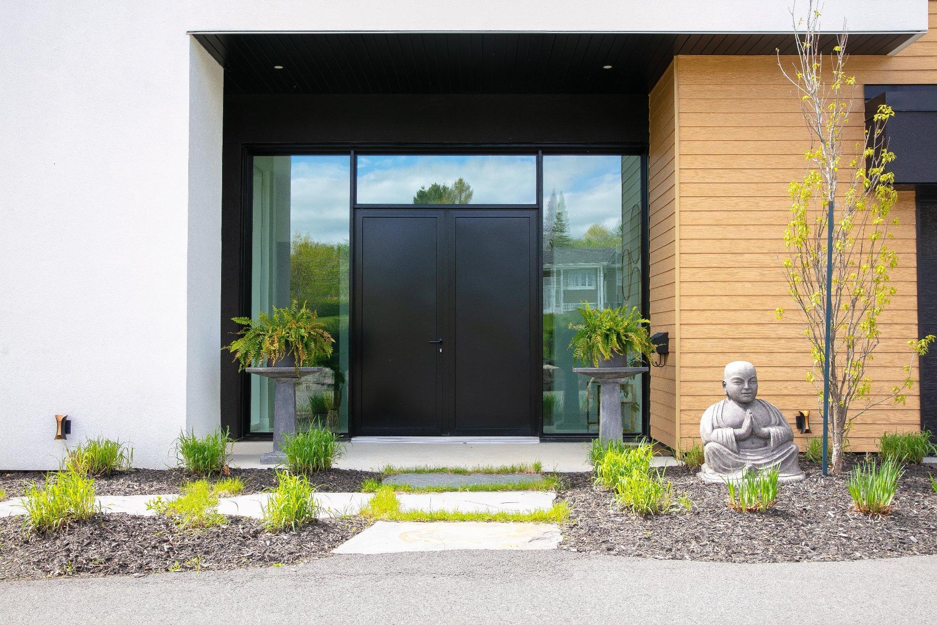 









40


Rue Valiquette

,
Magog,




QC
J1X0W2


