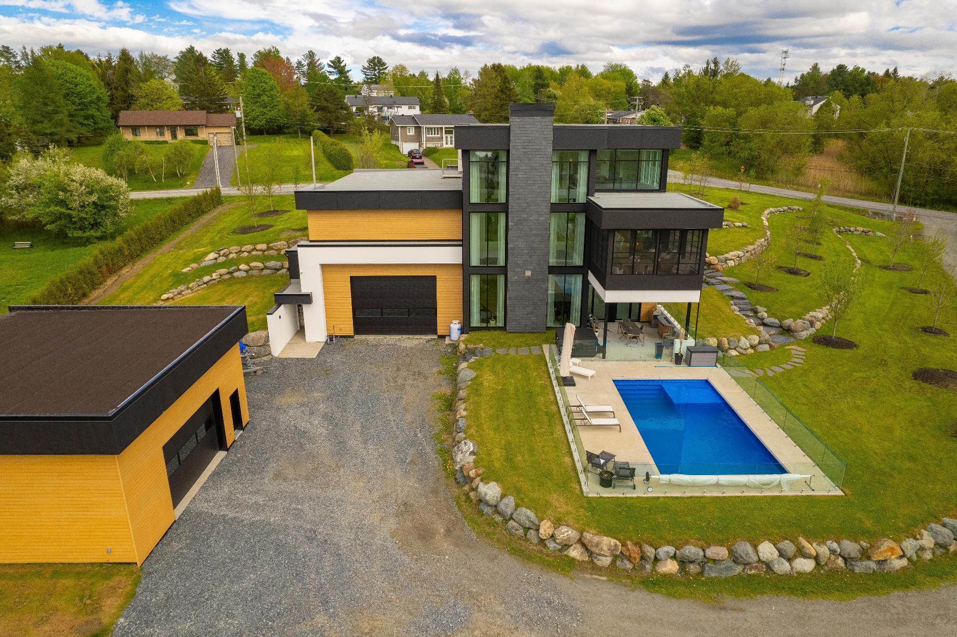 









40


Rue Valiquette

,
Magog,




QC
J1X0W2

