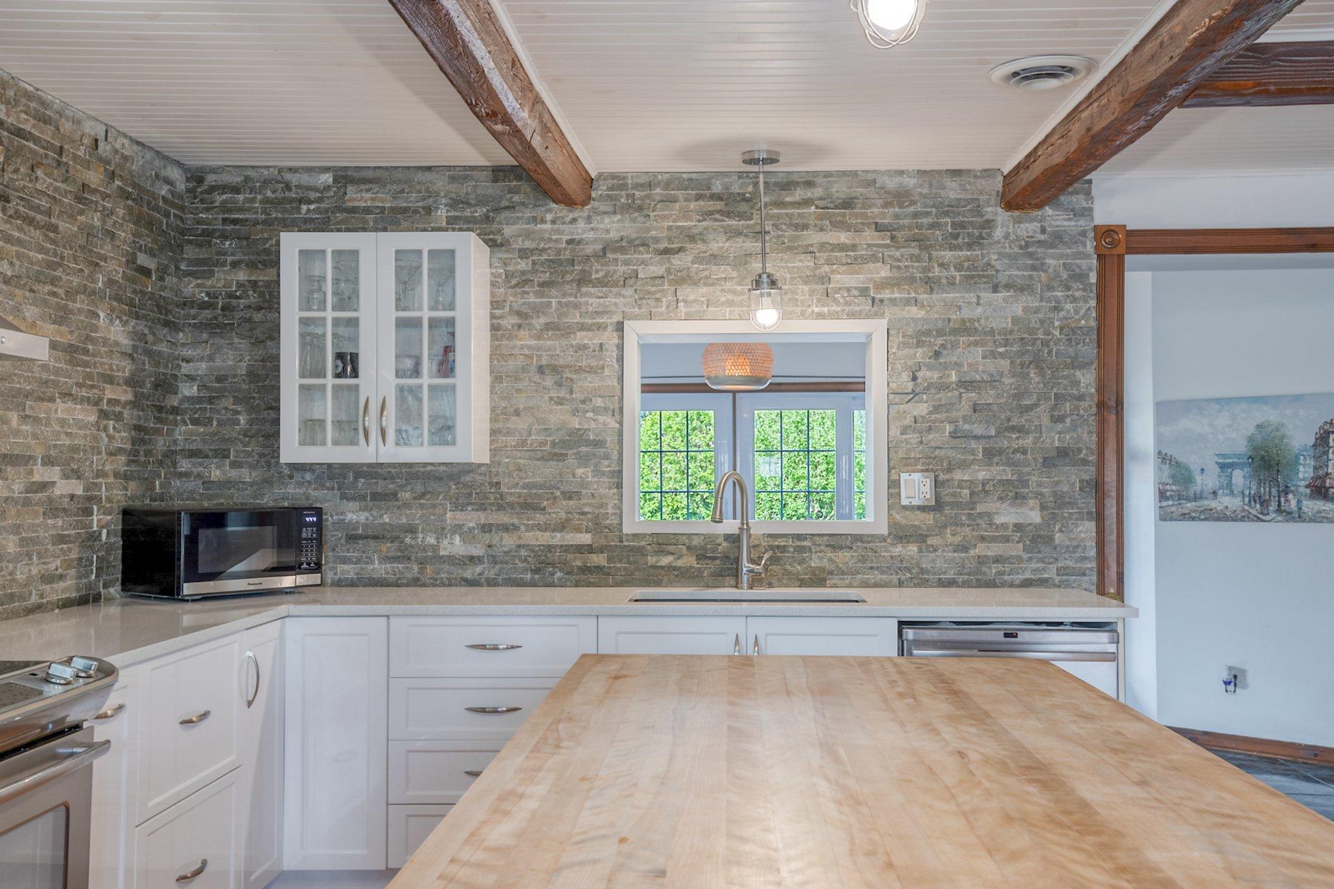 









14230


Av. Guy

,
Saint-Hyacinthe,




QC
J2R1V7

