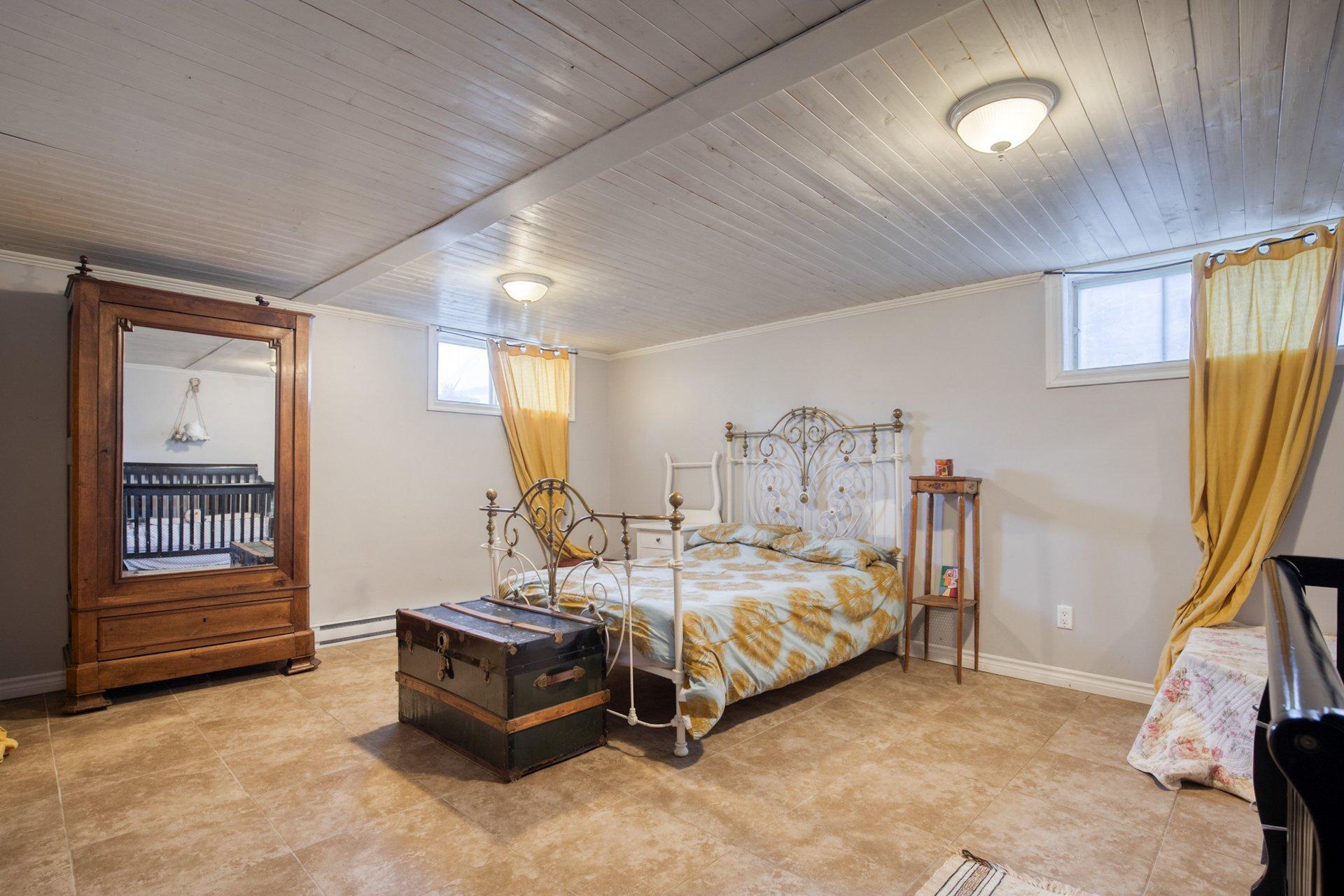 









14230


Av. Guy

,
Saint-Hyacinthe,




QC
J2R1V7

