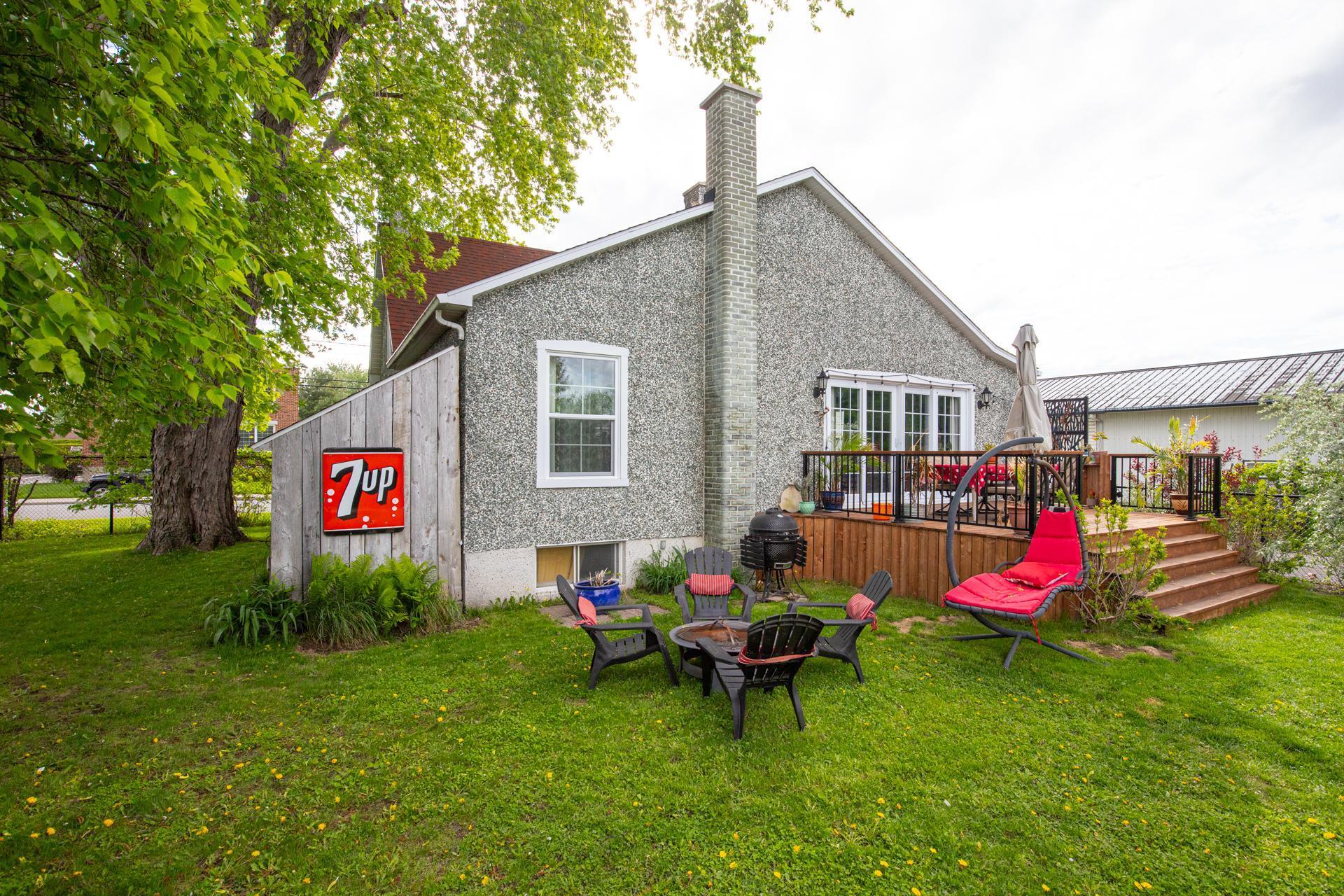 









14230


Av. Guy

,
Saint-Hyacinthe,




QC
J2R1V7

