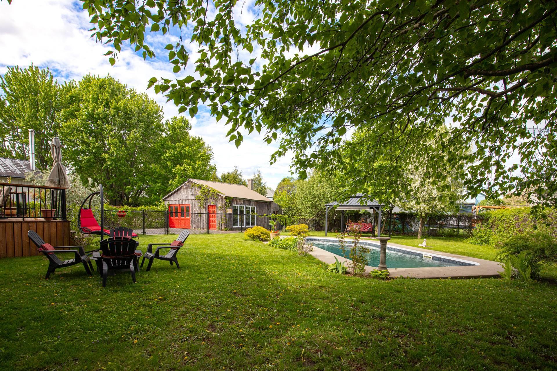 









14230


Av. Guy

,
Saint-Hyacinthe,




QC
J2R1V7

