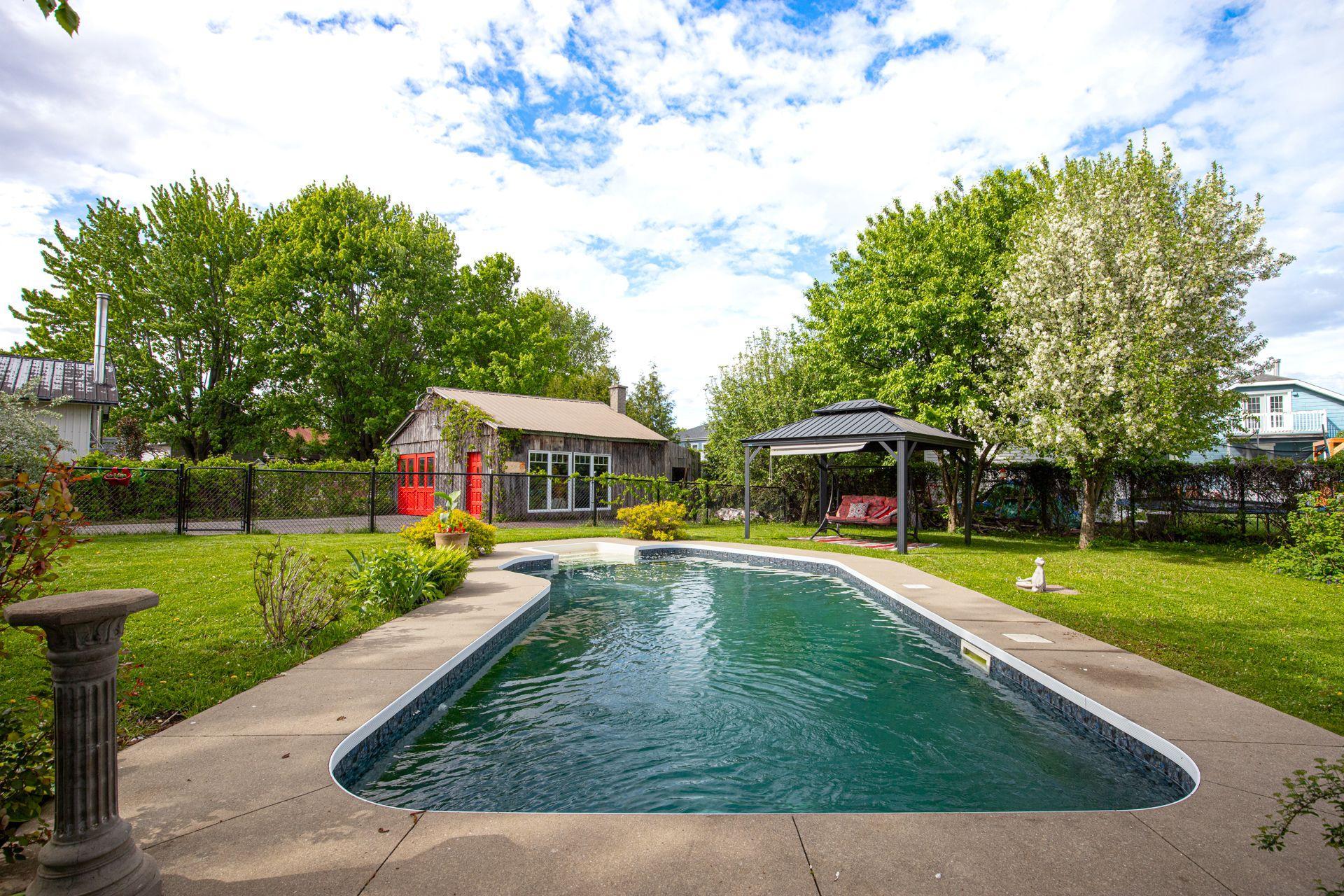 









14230


Av. Guy

,
Saint-Hyacinthe,




QC
J2R1V7

