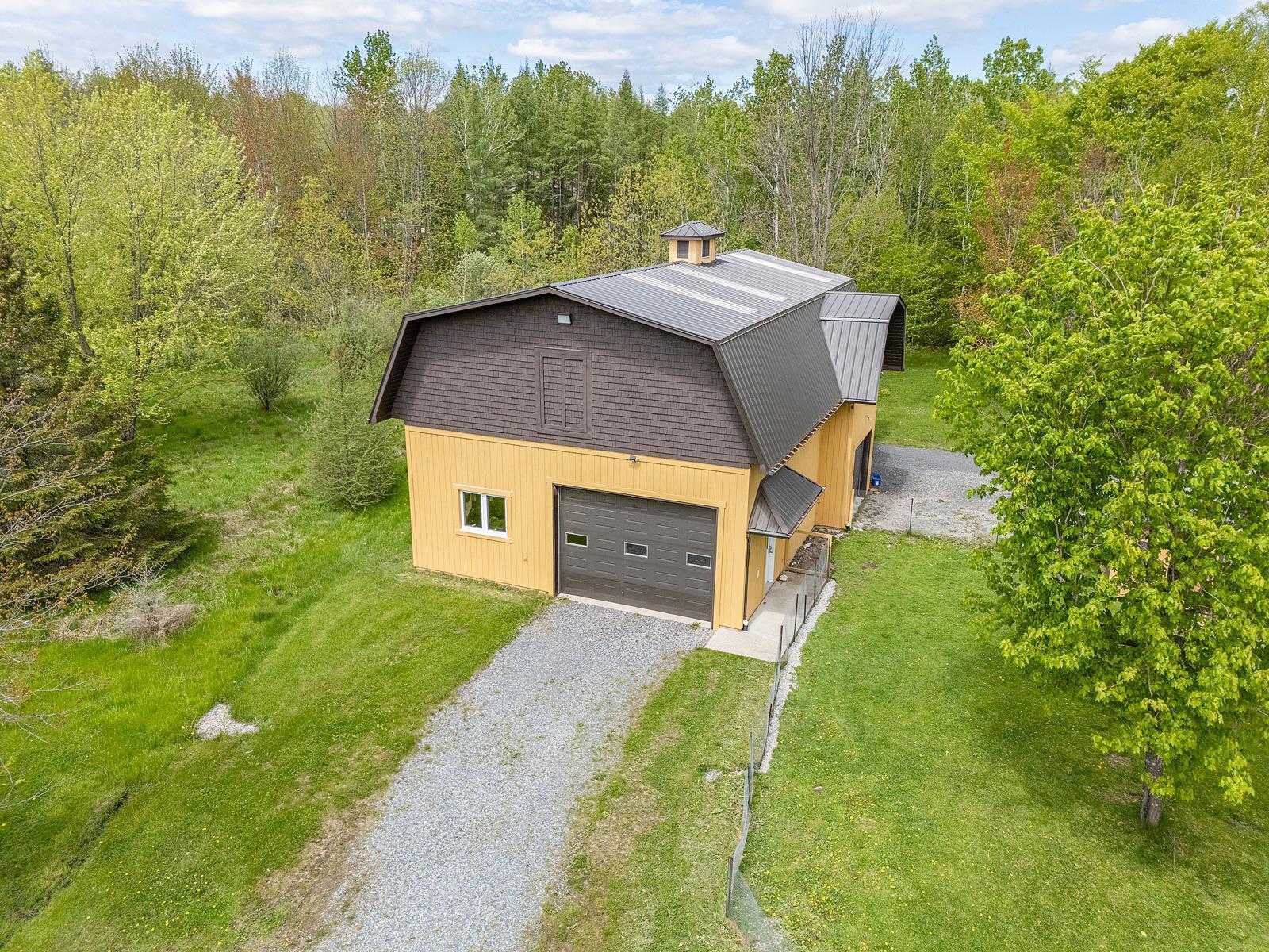 









1810


Route 249

,
Saint-Denis-de-Brompton,




QC
J0B2P0

