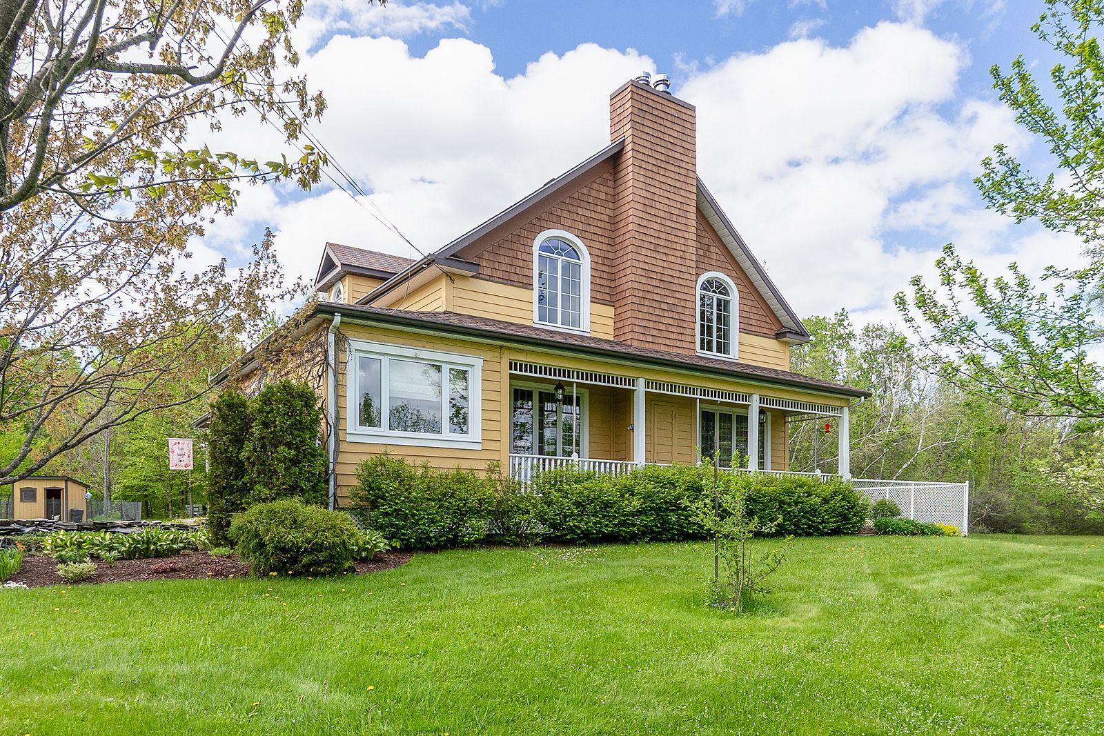 









1810


Route 249

,
Saint-Denis-de-Brompton,




QC
J0B2P0

