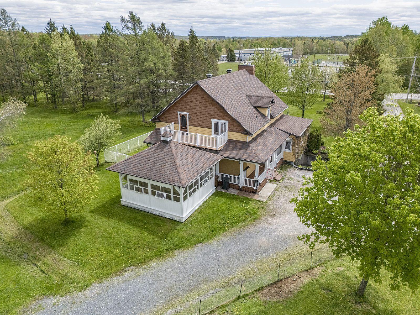 









1810


Route 249

,
Saint-Denis-de-Brompton,




QC
J0B2P0

