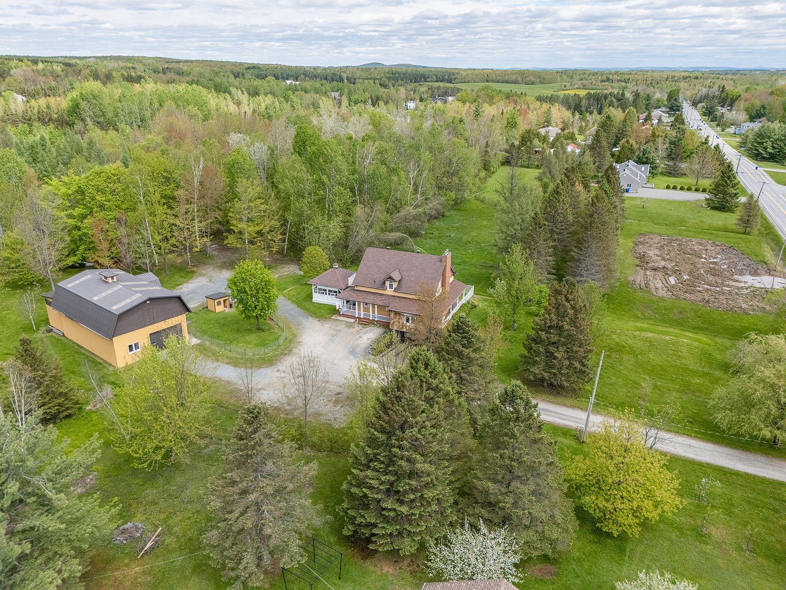 









1810


Route 249

,
Saint-Denis-de-Brompton,




QC
J0B2P0

