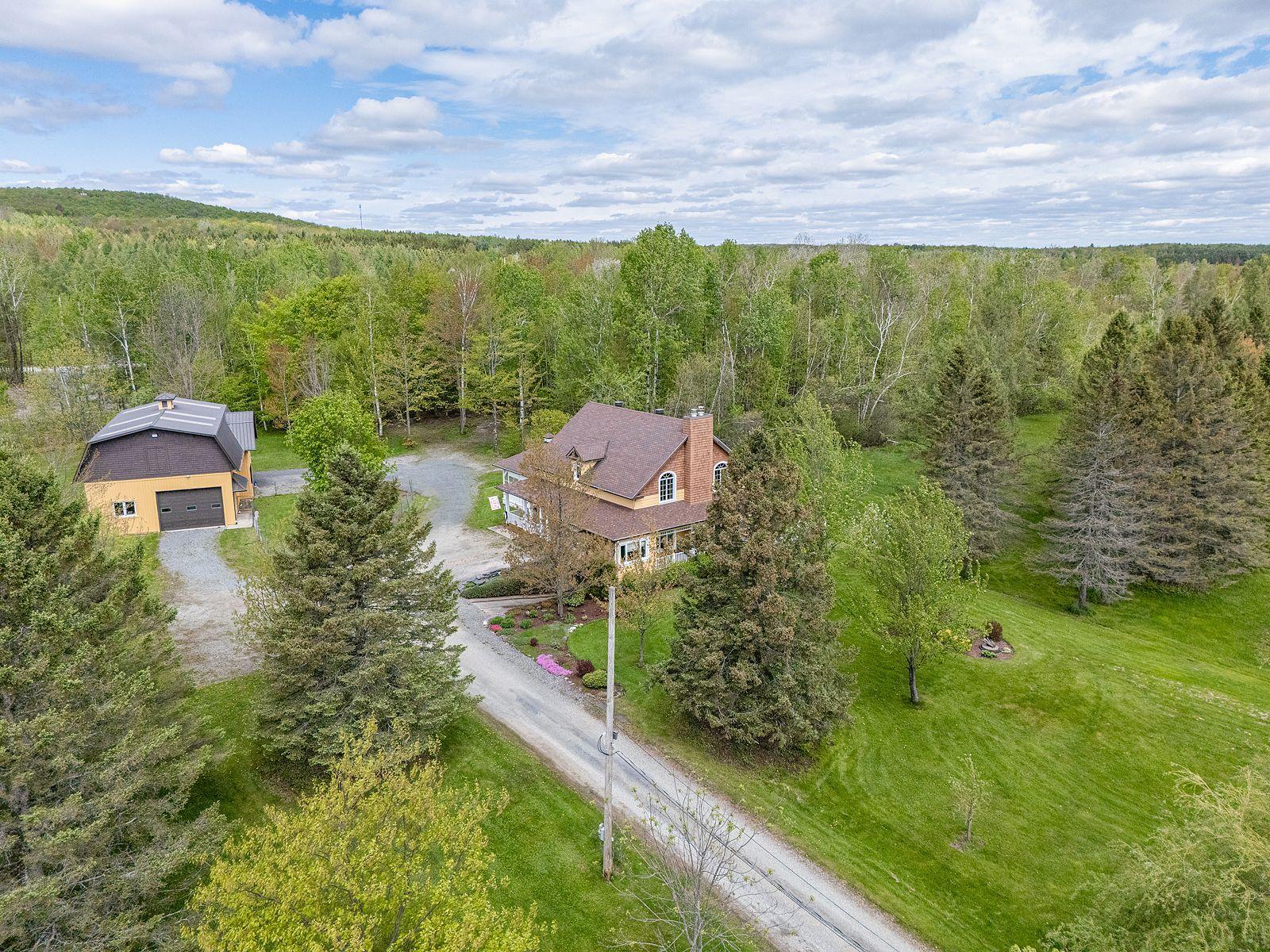 









1810


Route 249

,
Saint-Denis-de-Brompton,




QC
J0B2P0

