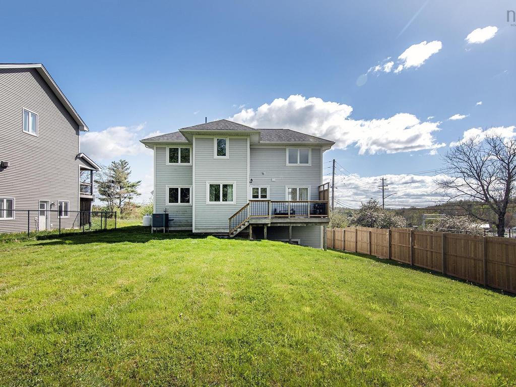 












983 Windgate Drive

,
Beaver Bank,




NS
B4G 0A7

