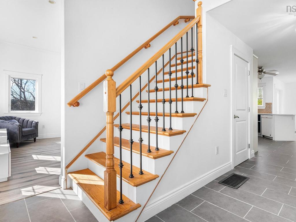 












983 Windgate Drive

,
Beaver Bank,




NS
B4G 0A7

