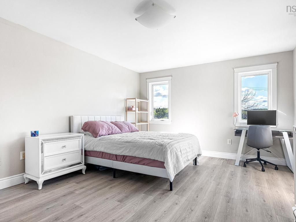 












983 Windgate Drive

,
Beaver Bank,




NS
B4G 0A7

