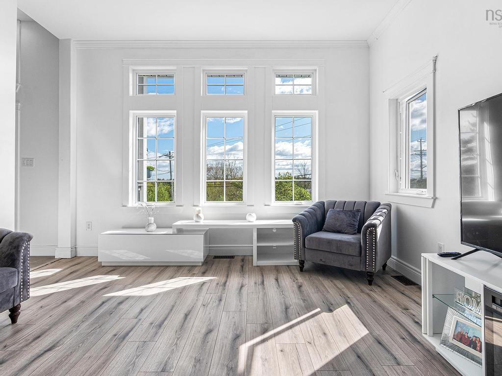 












983 Windgate Drive

,
Beaver Bank,




NS
B4G 0A7

