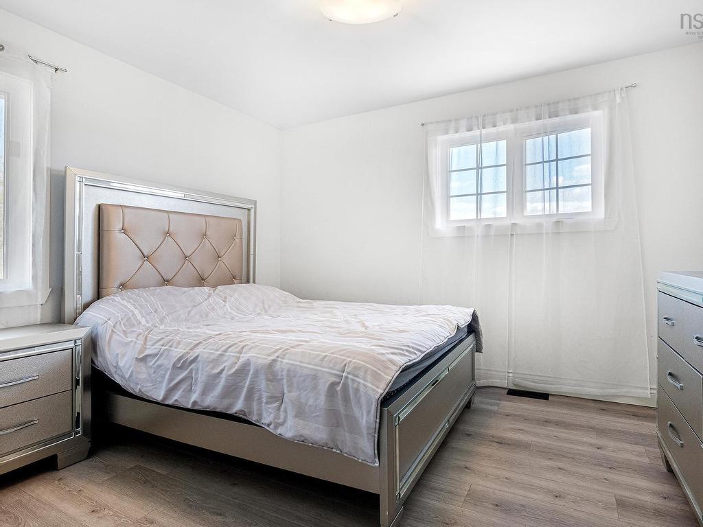 












983 Windgate Drive

,
Beaver Bank,




NS
B4G 0A7

