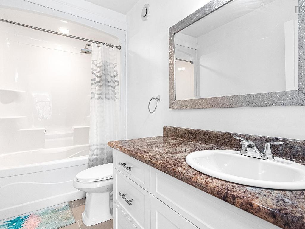 












983 Windgate Drive

,
Beaver Bank,




NS
B4G 0A7

