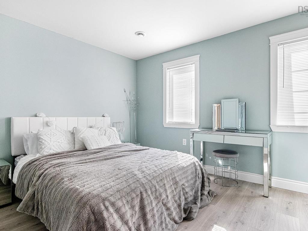 












983 Windgate Drive

,
Beaver Bank,




NS
B4G 0A7


