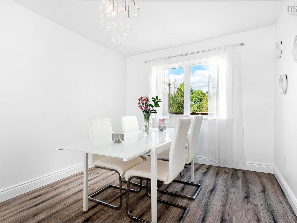 












983 Windgate Drive

,
Beaver Bank,




NS
B4G 0A7

