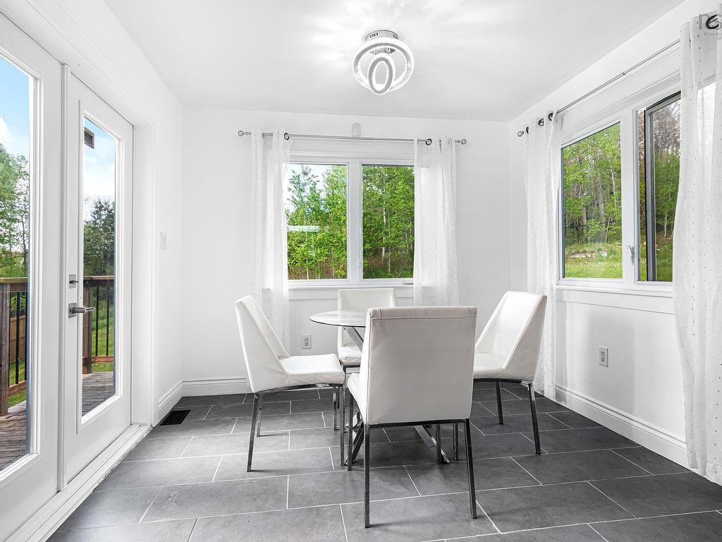 












983 Windgate Drive

,
Beaver Bank,




NS
B4G 0A7

