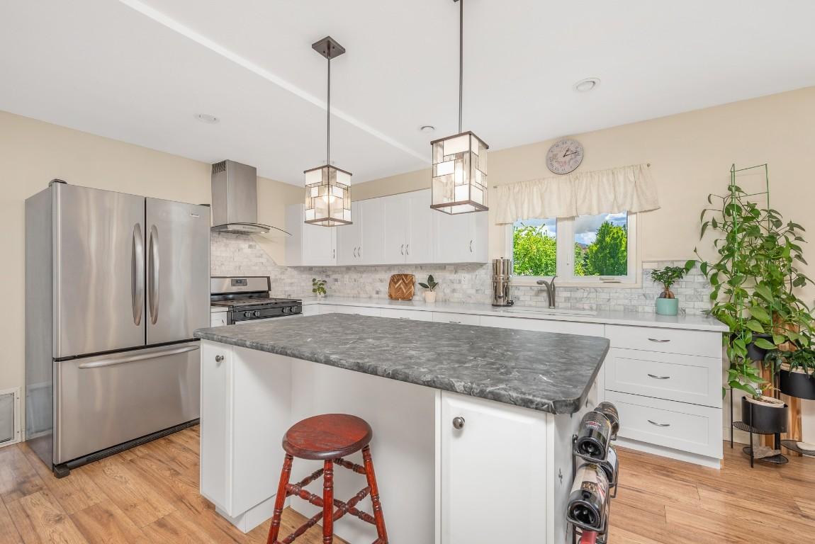









3505


38

Avenue,
Vernon,




BC
V1T 3A4


