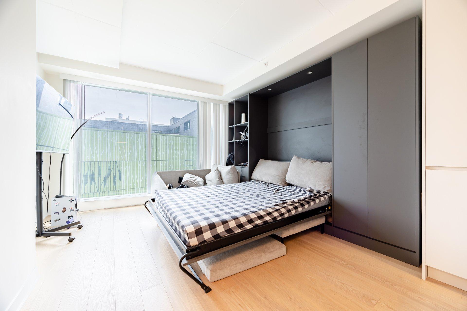 









360


Rue Mayor

, 1103,
Montréal (Ville-Marie),




QC
H3A0J4

