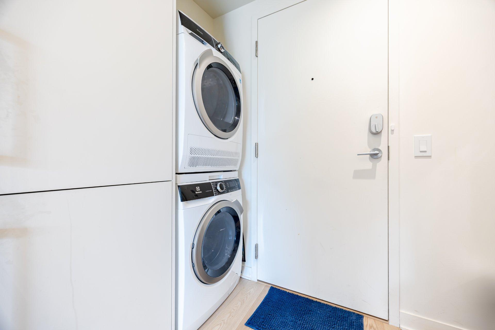









360


Rue Mayor

, 1103,
Montréal (Ville-Marie),




QC
H3A0J4

