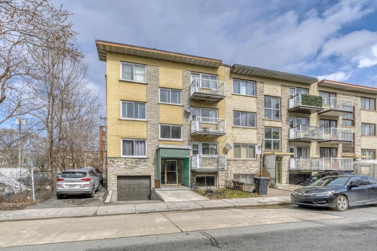 









8675


Av. Champagneur

,
Montréal (Villeray/Saint-Michel/Parc-Extension),




QC
H3N2L1

