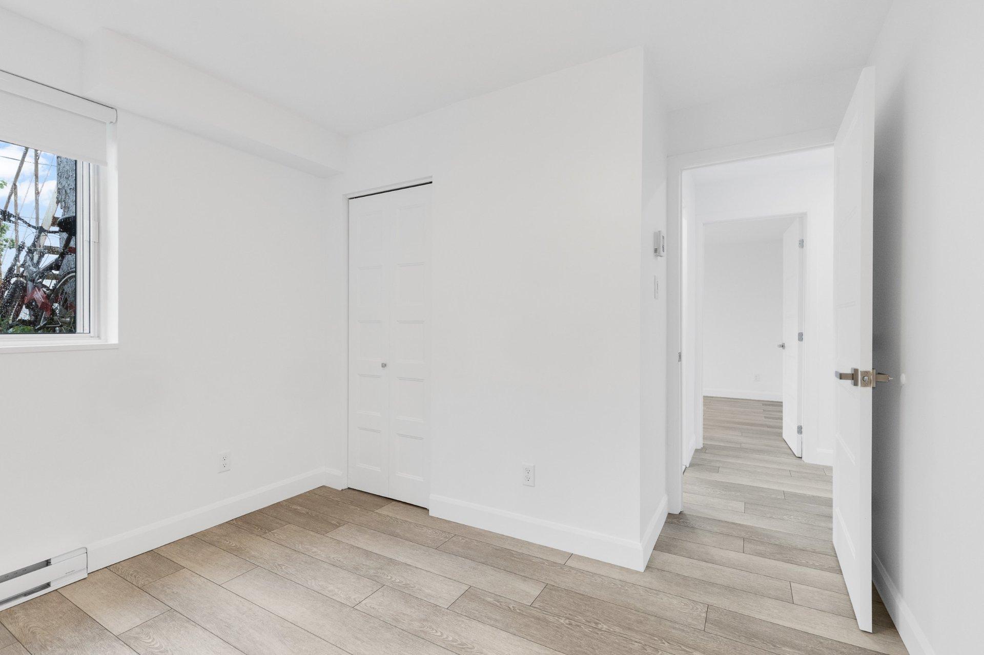 









5541


Av. Clarendon

,
Laval (Chomedey),




QC
H7W5J4

