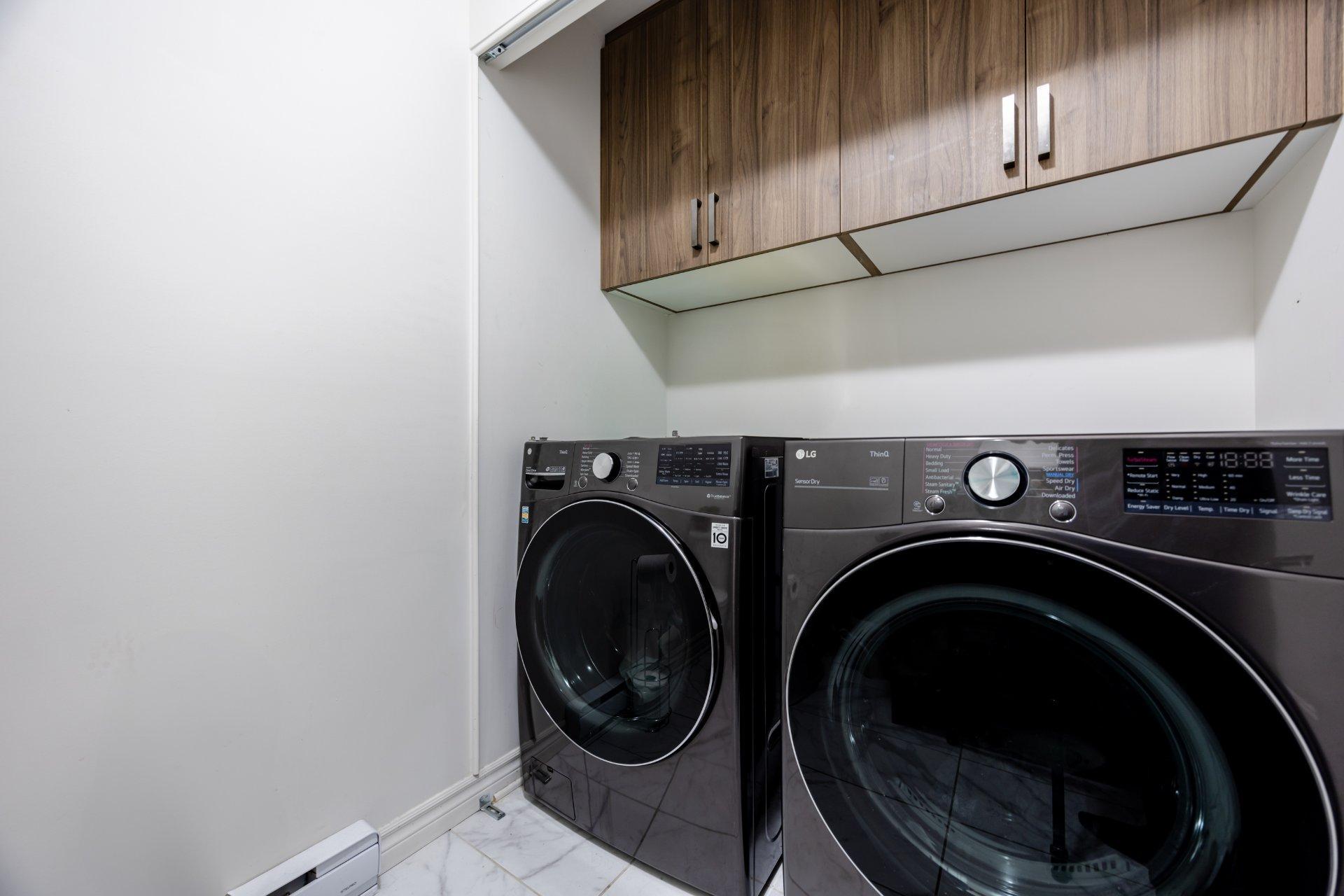 









1710


Rue Coderre

,
Longueuil (Saint-Hubert),




QC
J3Y4N1

