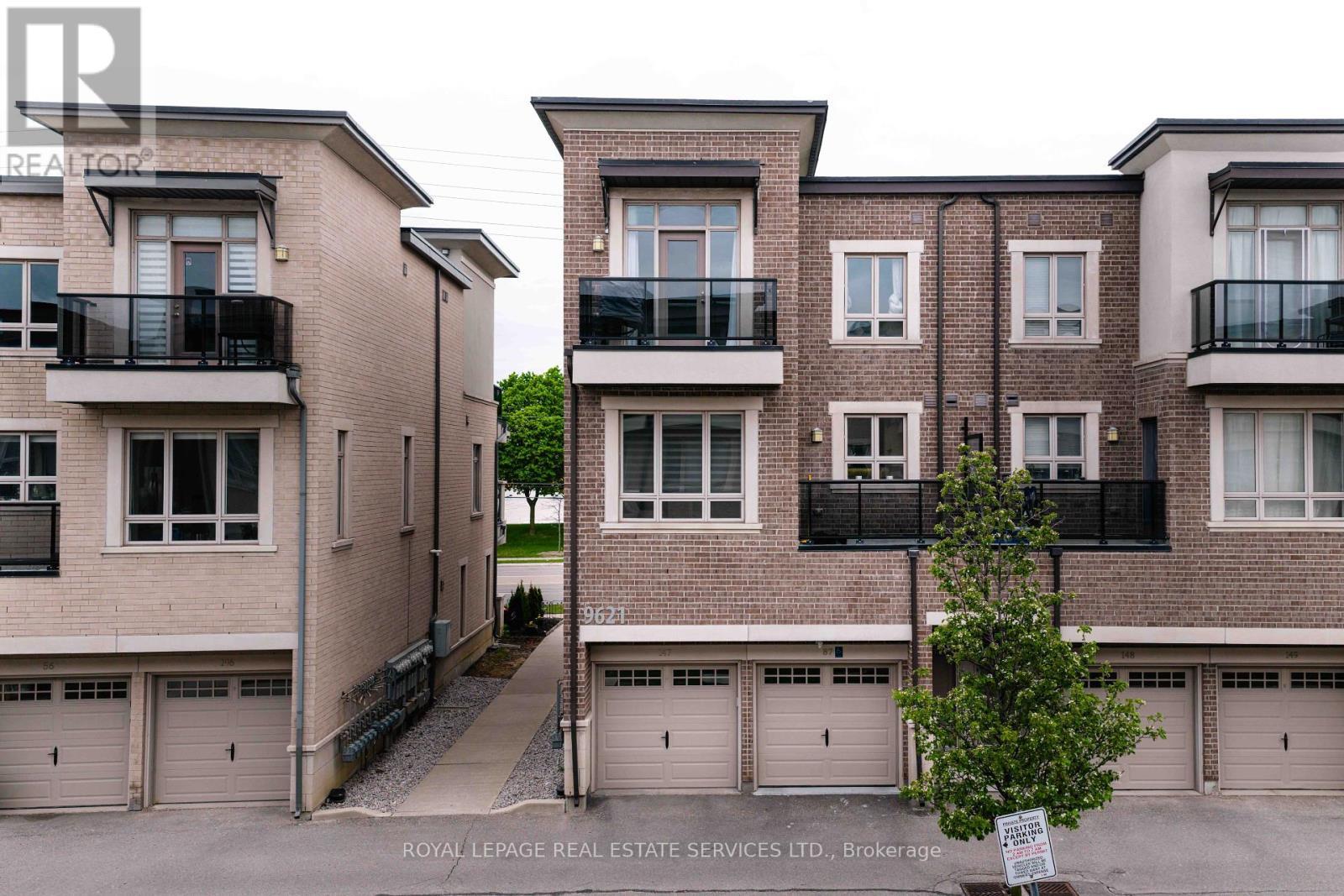 












13 - 9621 JANE STREET

,
Vaughan,




Ontario
L6A4G5

