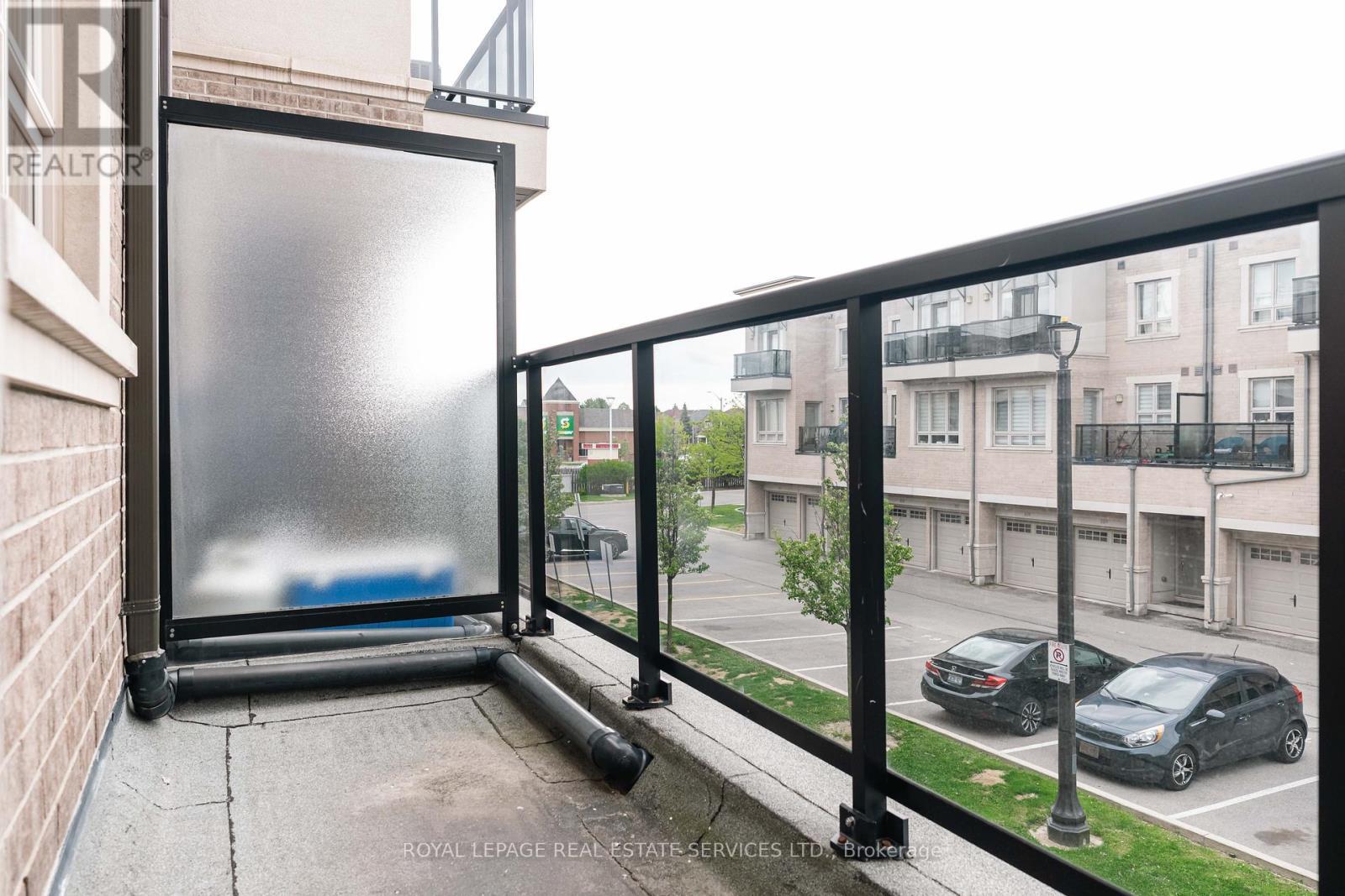 












13 - 9621 JANE STREET

,
Vaughan,




Ontario
L6A4G5


