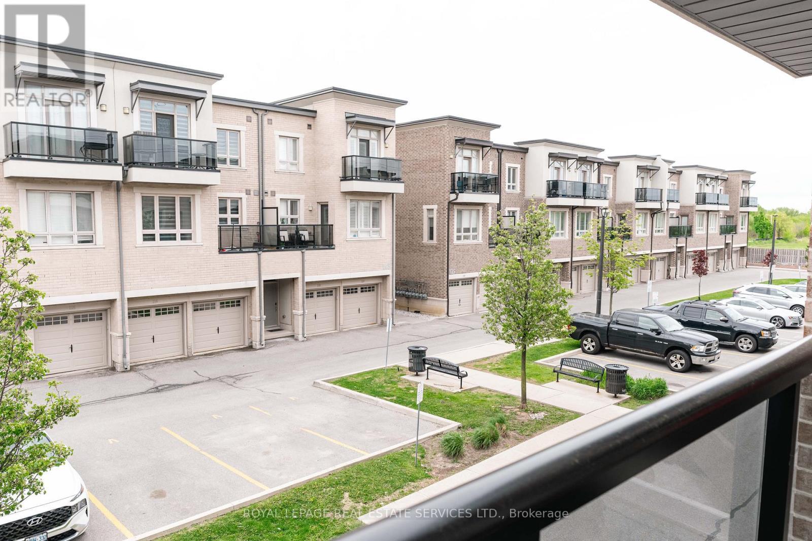 












13 - 9621 JANE STREET

,
Vaughan,




Ontario
L6A4G5

