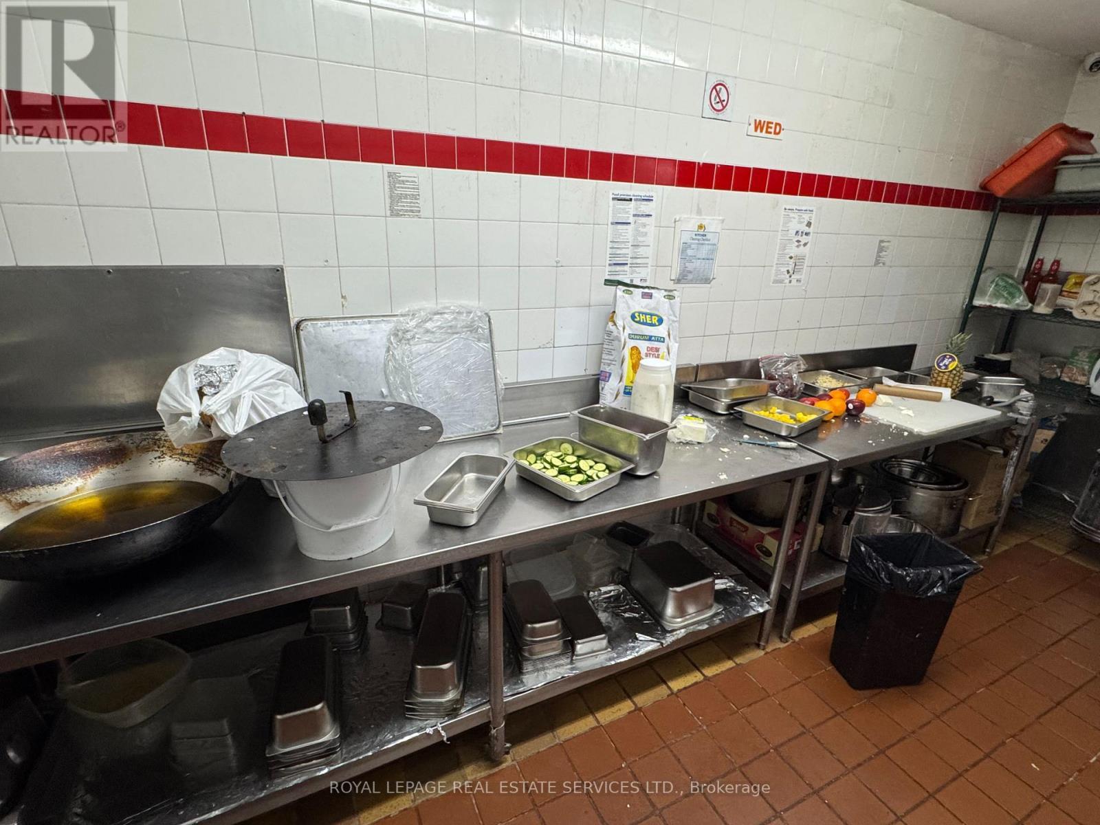 












6430 ERIN MILLS PARKWAY

,
Mississauga,




Ontario
L5N3P3

