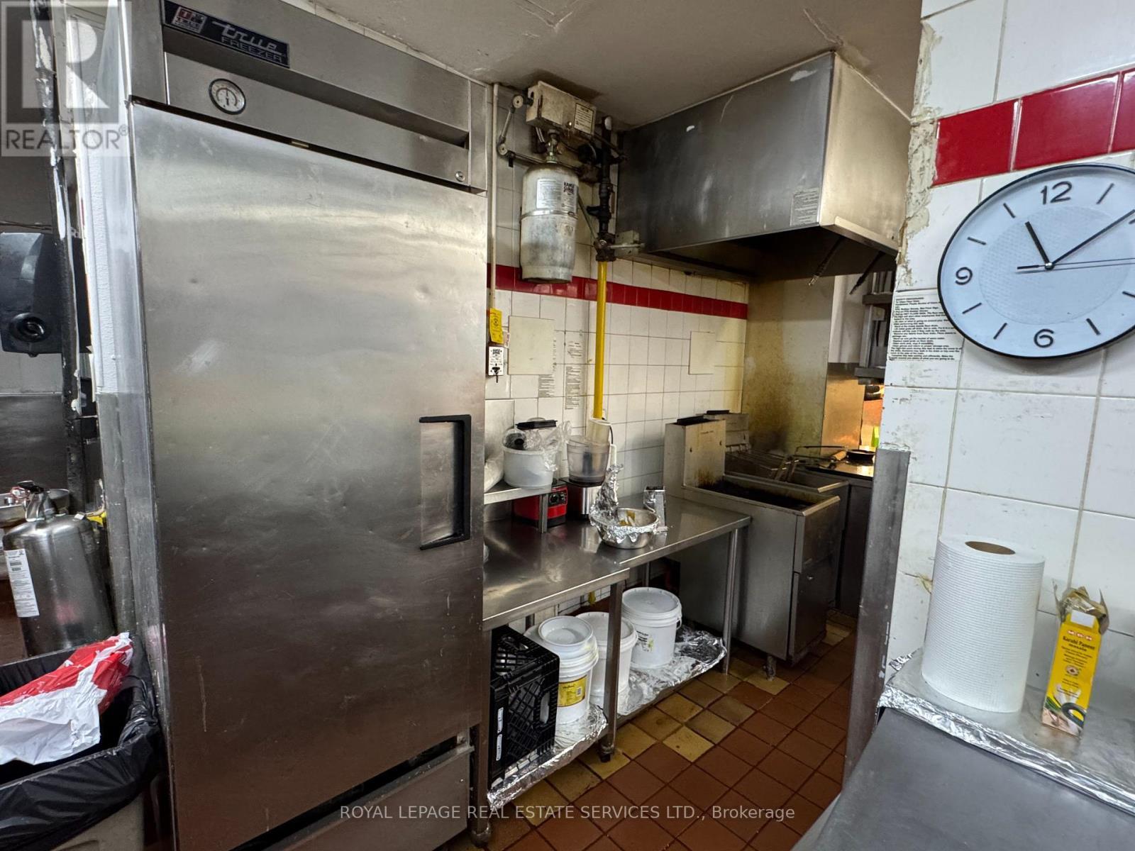 












6430 ERIN MILLS PARKWAY

,
Mississauga,




Ontario
L5N3P3

